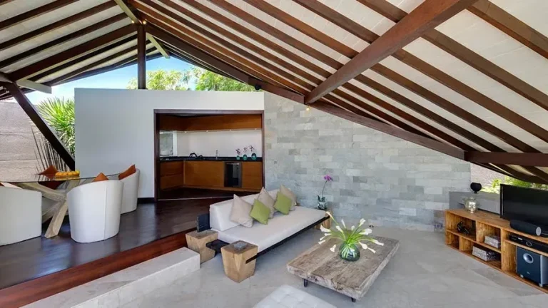 Visa, Remote Work Rules and Length of Stay for Nomad Villas