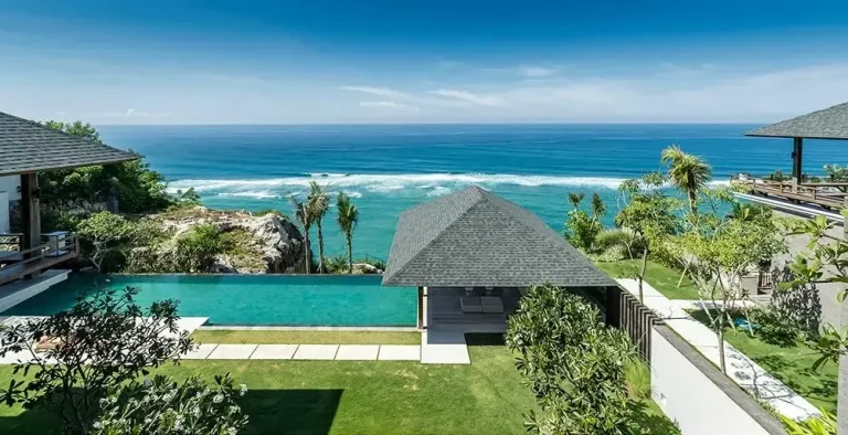 Internet, Power and Workspace Setup in a Bali Nomad Villa